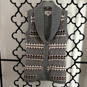 Forever 21 Boutique Gray Patterned Sweater Vest